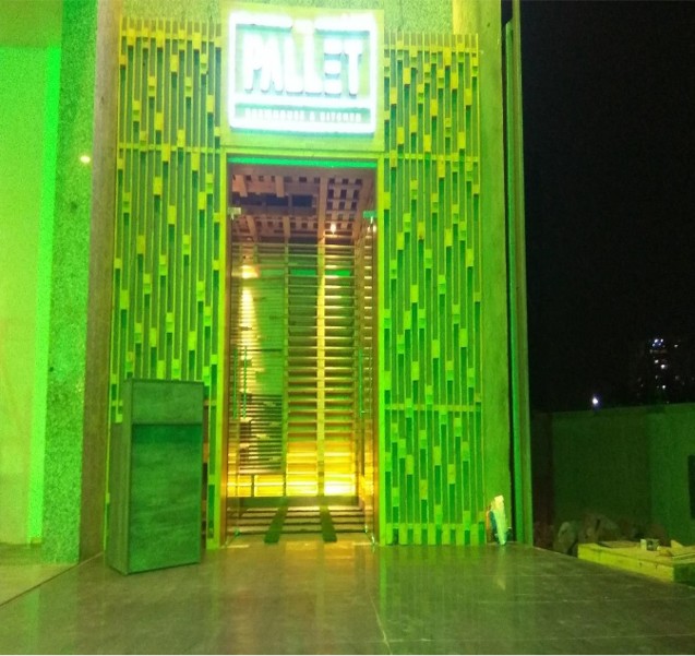 THE PALLET, Brewhouse & Kitchen 1